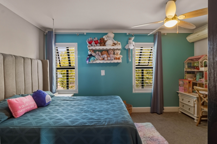 To Let 4 Bedroom Property for Rent in Schonenberg Western Cape